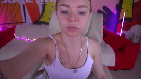 Snapshot of emilysunshines chatting on 6, 10, 2025 MY NAME IS Emily WELCOME EVERYONE I WILL BE HAPPY TO GIVE YOU WHAT YOU HAVE DREAMED OF FOR SO LONG online show from 6, 10, 2025