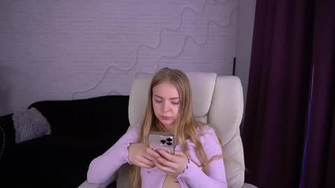 Snapshot of emilysunshines chatting on 19, 10, 2025 MY NAME IS Emily WELCOME EVERYONE I WILL BE HAPPY TO GIVE YOU WHAT YOU HAVE DREAMED OF FOR SO LONG online show from 19, 10, 2025