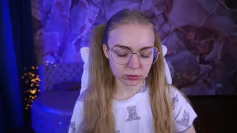 Snapshot of emilysunshines chatting on 20, 10, 2025 MY NAME IS Emily WELCOME EVERYONE I WILL BE HAPPY TO GIVE YOU WHAT YOU HAVE DREAMED OF FOR SO LONG online show from 20, 10, 2025