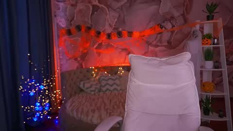 Snapshot of emilysunshines chatting on 29, 10, 2025 MY NAME IS Emily WELCOME EVERYONE I WILL BE HAPPY TO GIVE YOU WHAT YOU HAVE DREAMED OF FOR SO LONG online show from 29, 10, 2025