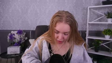 Snapshot of emilysunshines chatting on 22, 11, 2025 MY NAME IS Emily WELCOME EVERYONE I WILL BE HAPPY TO GIVE YOU WHAT YOU HAVE DREAMED OF FOR SO LONG online show from 22, 11, 2025