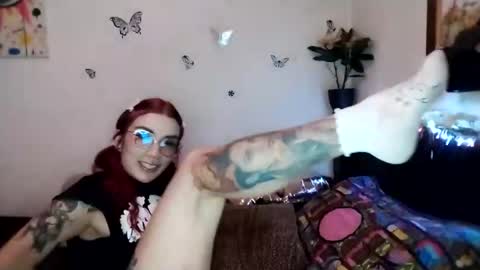 Snapshot of emilywhitee_ chatting on 29, 12, 2024 Valentina independent model online show from 29, 12, 2024