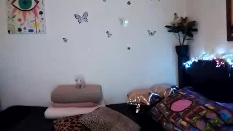 Snapshot of emilywhitee_ chatting on 31, 12, 2024 Valentina independent model online show from 31, 12, 2024