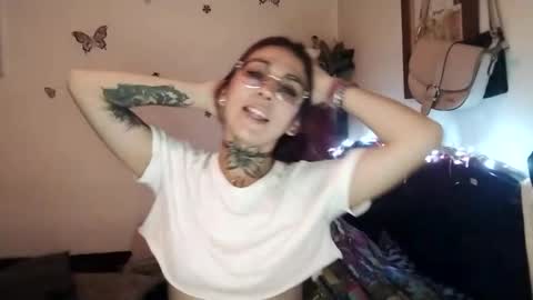 Snapshot of emilywhitee_ chatting on 11, 9, 2025 Valentina independent model online show from 11, 9, 2025