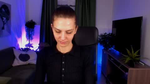Snapshot of emilywiled chatting on 5, 1, 2025 Emily online show from 5, 1, 2025