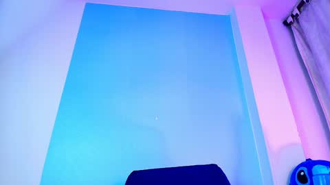 Snapshot of emilywithe_ chatting on 21, 1, 2025 online show from 21, 1, 2025