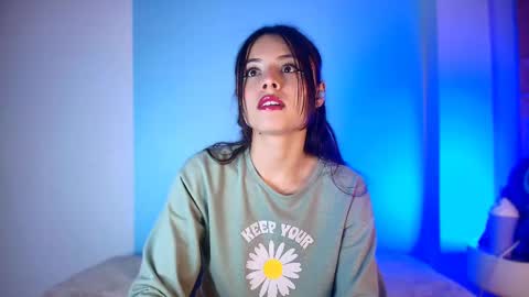 Snapshot of emilywithe_ chatting on 21, 2, 2025 online show from 21, 2, 2025