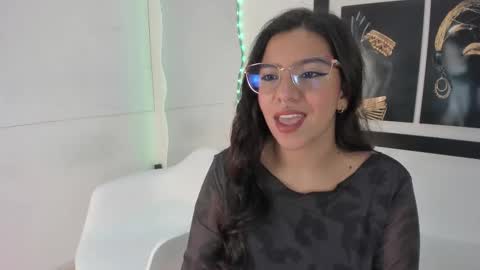 Snapshot of emilyy_cooperr chatting on 29, 9, 2025 emilyy_cooperr online show from 29, 9, 2025