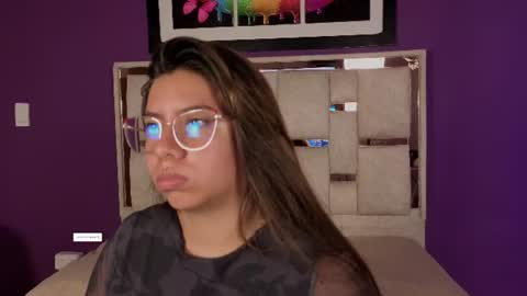 emilyy_cooperr online show from 4, 7, 2026