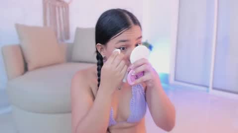 emilyy_kim online show from 13, 4, 2026