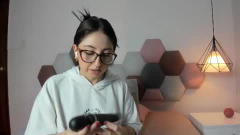 Snapshot of emilyywatson chatting on 15, 6, 2026 Emilyy Watson online show from 15, 6, 2026