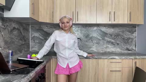 Eminent Eva online show from 22, 1, 2025