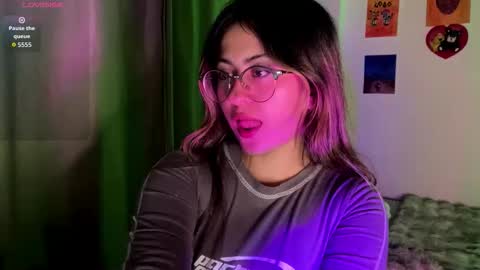 Snapshot of emma__bell_ chatting on 8, 9, 2025 Emma Is here online show from 8, 9, 2025