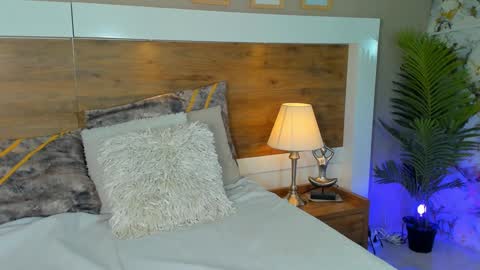 Emma  online show from 1, 2, 2025