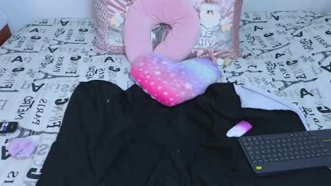 Snapshot of emma_blue_ chatting on 7, 12, 2024 Emma Blue modelo independiente online show from 7, 12, 2024