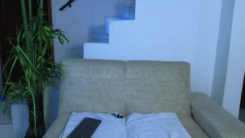 Snapshot of emma_blue_ chatting on 3, 3, 2026 Emma Blue modelo independiente online show from 3, 3, 2026