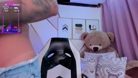 Snapshot of emma_carterr1 chatting on 23, 2, 2025 pau online show from 23, 2, 2025