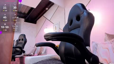 Snapshot of emma_carterr1 chatting on 25, 2, 2025 pau online show from 25, 2, 2025