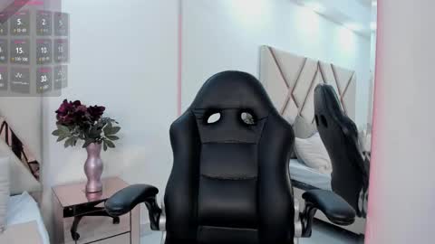 Snapshot of emma_carterr1 chatting on 3, 10, 2025 pau online show from 3, 10, 2025