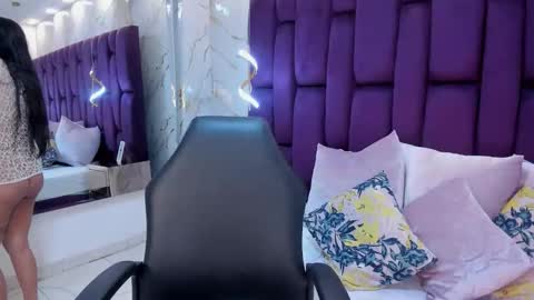 Snapshot of emma_carterr1 chatting on 26, 4, 2026 pau online show from 26, 4, 2026