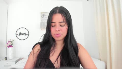 Snapshot of emma_castilloo chatting on 1, 2, 2025 Emma Castillo online show from 1, 2, 2025