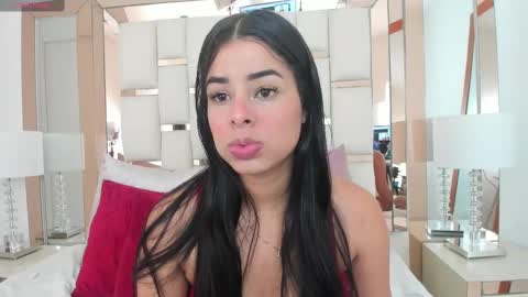 Snapshot of emma_castilloo chatting on 1, 3, 2025 Emma Castillo online show from 1, 3, 2025
