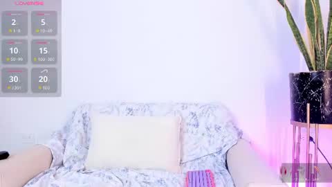 Snapshot of emma_collins01 chatting on 11, 7, 2026 Emma online show from 11, 7, 2026