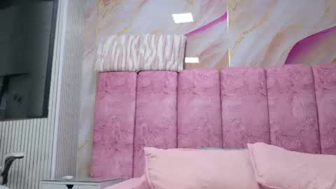 Snapshot of emma_curvy1 chatting on 10, 7, 2026 Emma online show from 10, 7, 2026