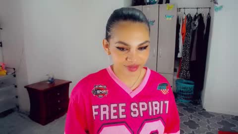 Snapshot of emma_diva chatting on 17, 9, 2025 emma online show from 17, 9, 2025