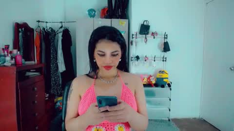 Snapshot of emma_diva chatting on 17, 10, 2025 emma online show from 17, 10, 2025