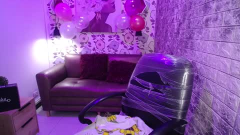 Snapshot of emma_garciaa_ chatting on 4, 2, 2025 emma online show from 4, 2, 2025