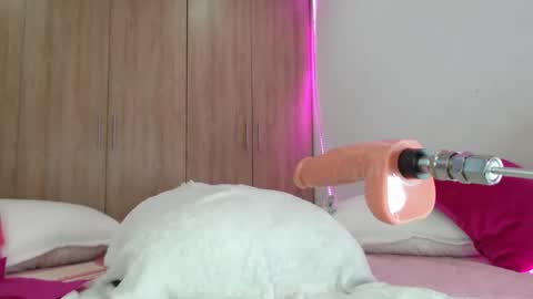 Emma Glutton online show from 27, 11, 2025