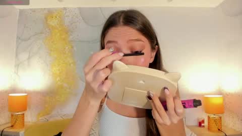 emma_jhoons online show from 5, 11, 2025