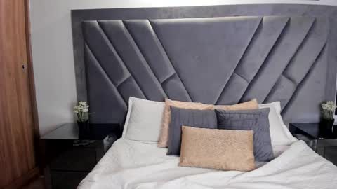 Snapshot of emma_jonness chatting on 8, 11, 2025 emma_jonness online show from 8, 11, 2025