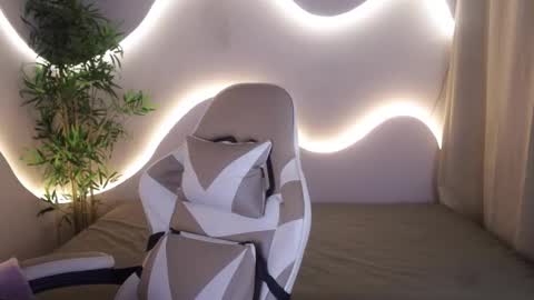 Emma online show from 28, 11, 2025