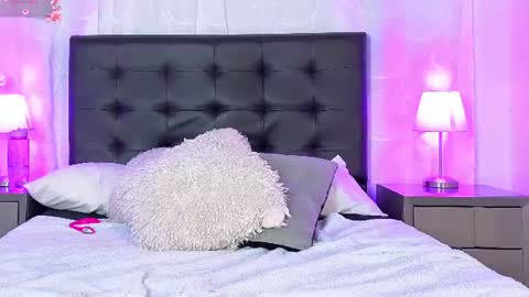 Snapshot of emma_martiin chatting on 2, 7, 2026 Im Emma online show from 2, 7, 2026