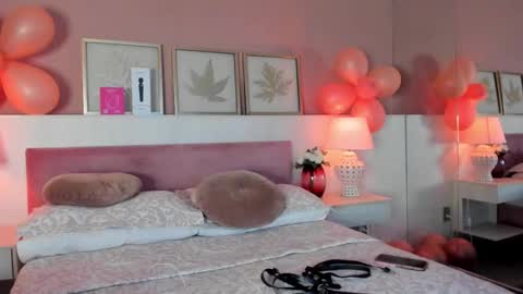 Snapshot of emma_mb chatting on 21, 10, 2025 Emma online show from 21, 10, 2025