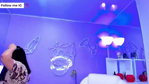 Emma Monserratt online show from 15, 4, 2026