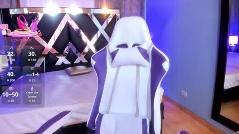 Snapshot of emma_petiite chatting on 15, 1, 2026 Emma online show from 15, 1, 2026