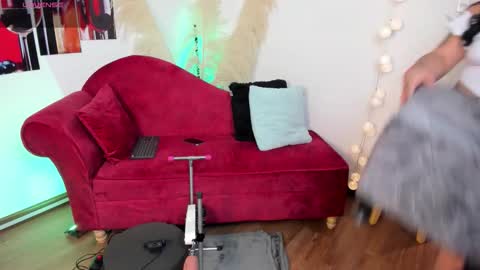 emma online show from 10, 10, 2025