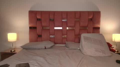 emma_saenz01 online show from 26, 1, 2025