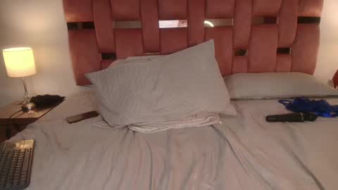 emma_saenz01 online show from 31, 1, 2025