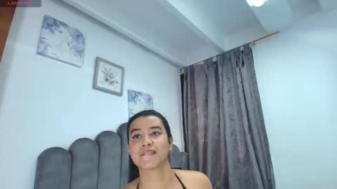 Snapshot of emma_saenz01 chatting on 17, 4, 2026 emma_saenz01 online show from 17, 4, 2026