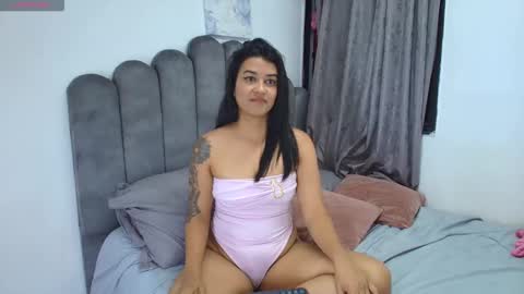 Snapshot of emma_saenz01 chatting on 12, 5, 2026 emma_saenz01 online show from 12, 5, 2026