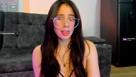 Snapshot of emma_sandovaal chatting on 8, 7, 2026 Emma online show from 8, 7, 2026