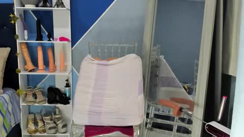 Emma Ucros online show from 18, 12, 2025