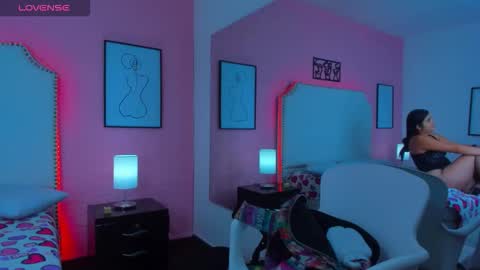 emma_whitee_ online show from 10, 11, 2025