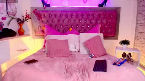 neko  online show from 8, 11, 2025