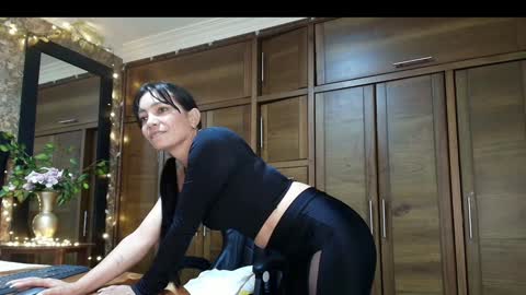 Snapshot of emma_xue chatting on 28, 12, 2024 Emma online show from 28, 12, 2024