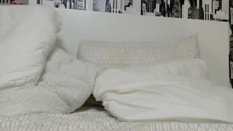 Snapshot of emmabee_ chatting on 1, 10, 2025 Emma online show from 1, 10, 2025